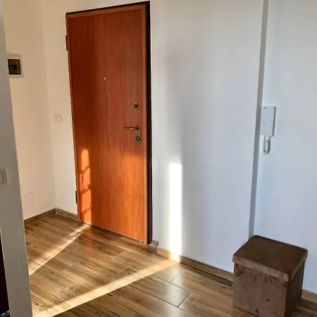 New Beach With Sea View Apartment
